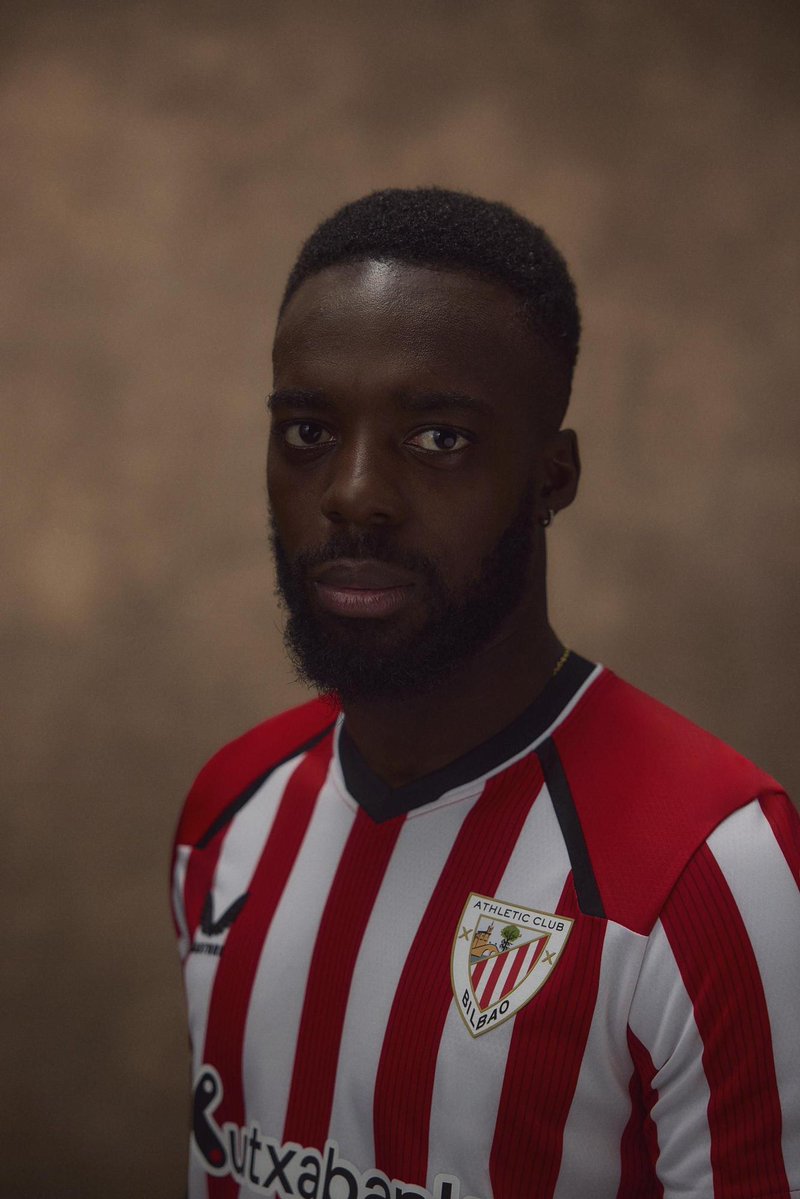 __MaxMaillots's tweet photo. L’Athletic Bilbao a mis exactement 7 bandes rouges sur son nouveau maillot

Une pour chaque territoire historique basque… y compris la Navarre... https://t.co/BMi11LPpJ4