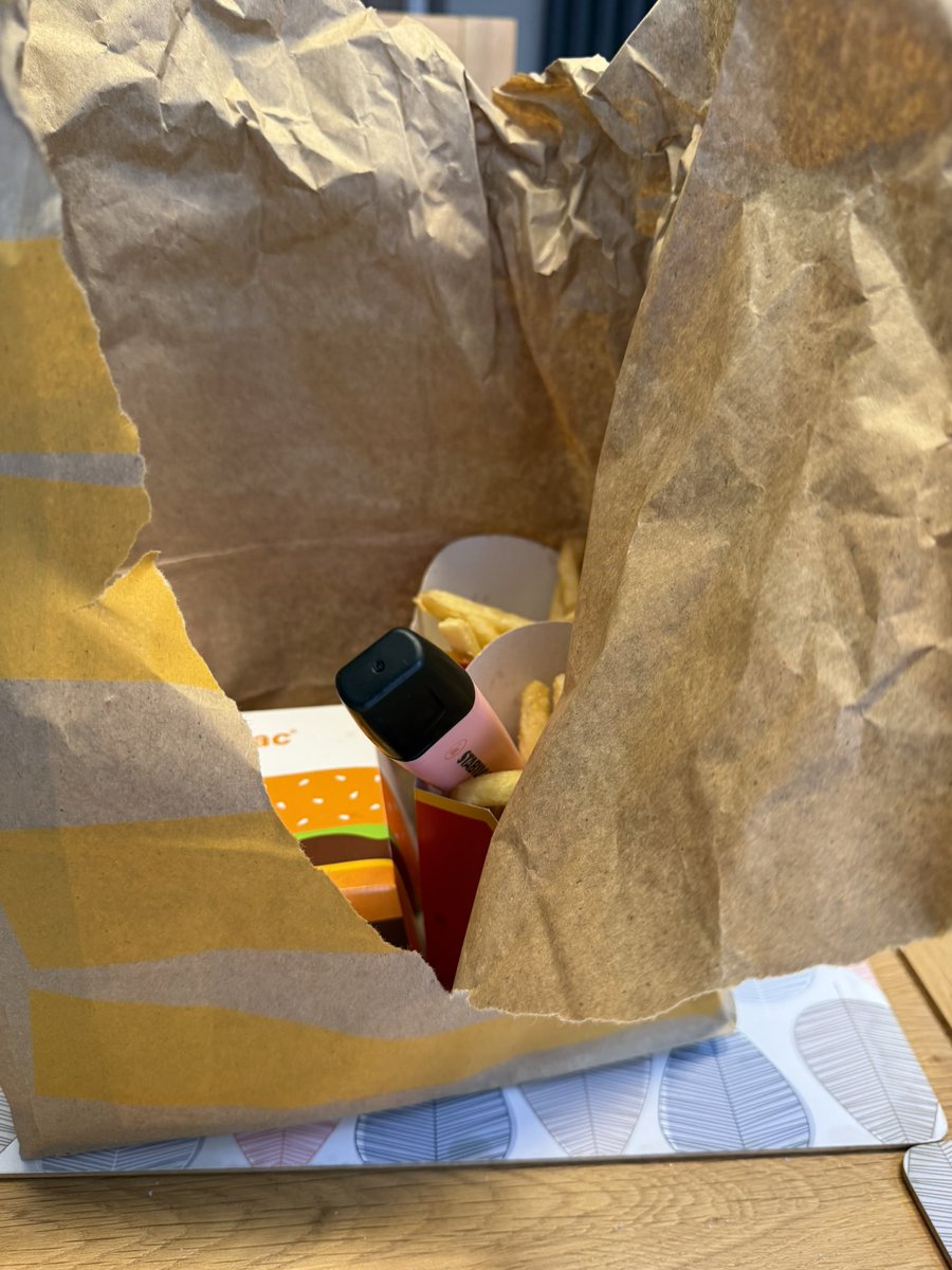 4wrdtherapy's tweet photo. @McDonaldsUK Just been to the drive through in Runcorn and found this highlighter in our food. No idea where the highlighter has been so food goes straight in the bin! https://t.co/z3sZcRKWwx