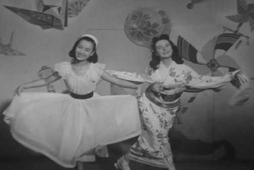 yuri_chan5656's tweet photo. おはようございます😃。
今日も良い一日でありますように。💁🏻‍♀️

#美空ひばり（1937.5.29.〜1989.6.24.）
#BOTD🎂
#二人の瞳（1952）
（マーガレット・オブライエンと） https://t.co/kY5sbYw0Oq