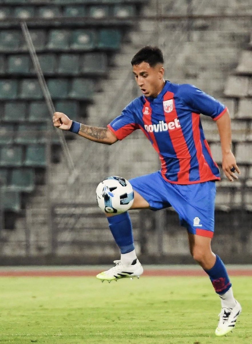 pasionroja__'s tweet photo. 🚨Desde Grecia avanzan nuevamente por Tata Martinez .

📌 #Volos 🇬🇷 reanudó las conversaciones con el Rojo para intentar comprar un porcentaje del pase del jugador.

➡️ Mientras tanto, el futbolista aún no tomó una decisión y sigue evaluando qué será de su futuro.

ℹ️@urieliugt https://t.co/pCSgDehSFk