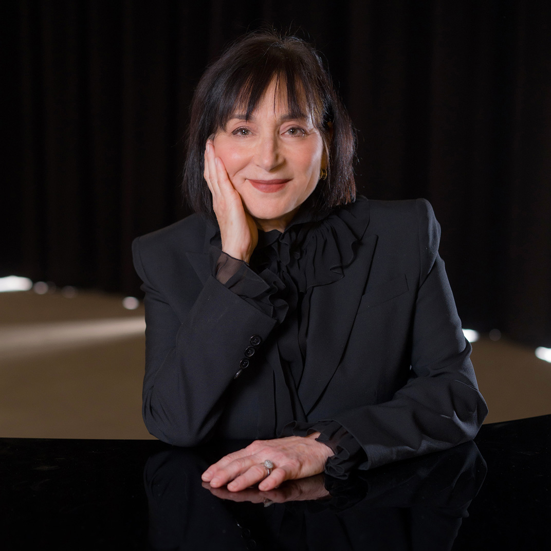 kcchamberMEMBER's tweet photo. Anthony Durone, president of the @kcopera Board of Trustees, has announced that Deborah Sandler Kemper, the company’s General Director &amp; Chief Executive Officer since 2012, will be retiring effective June 30, after 15 years of leadership.

Read more: https://t.co/mmUEWEyXXP. https://t.co/SnznyKdkm6