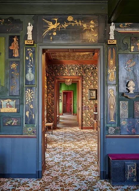 LeoDaVinciWave's tweet photo. This is the Maison de Victor Hugo, the former home of the famous French writer Victor Hugo, now turned into a museum in Paris. https://t.co/LpGwwLnJOT