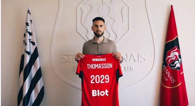 Route_Lorient's tweet photo. #srfc Bienvenue chez nous, les galettes saucisses, Adrien Thomasson 👍
#staderennais #rennes https://t.co/4NHaJFm8iy