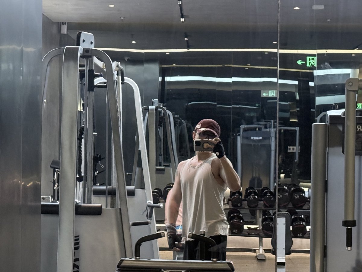 SWJDD20's tweet photo. 固定动一动🏋️ https://t.co/XNmiXytmTD