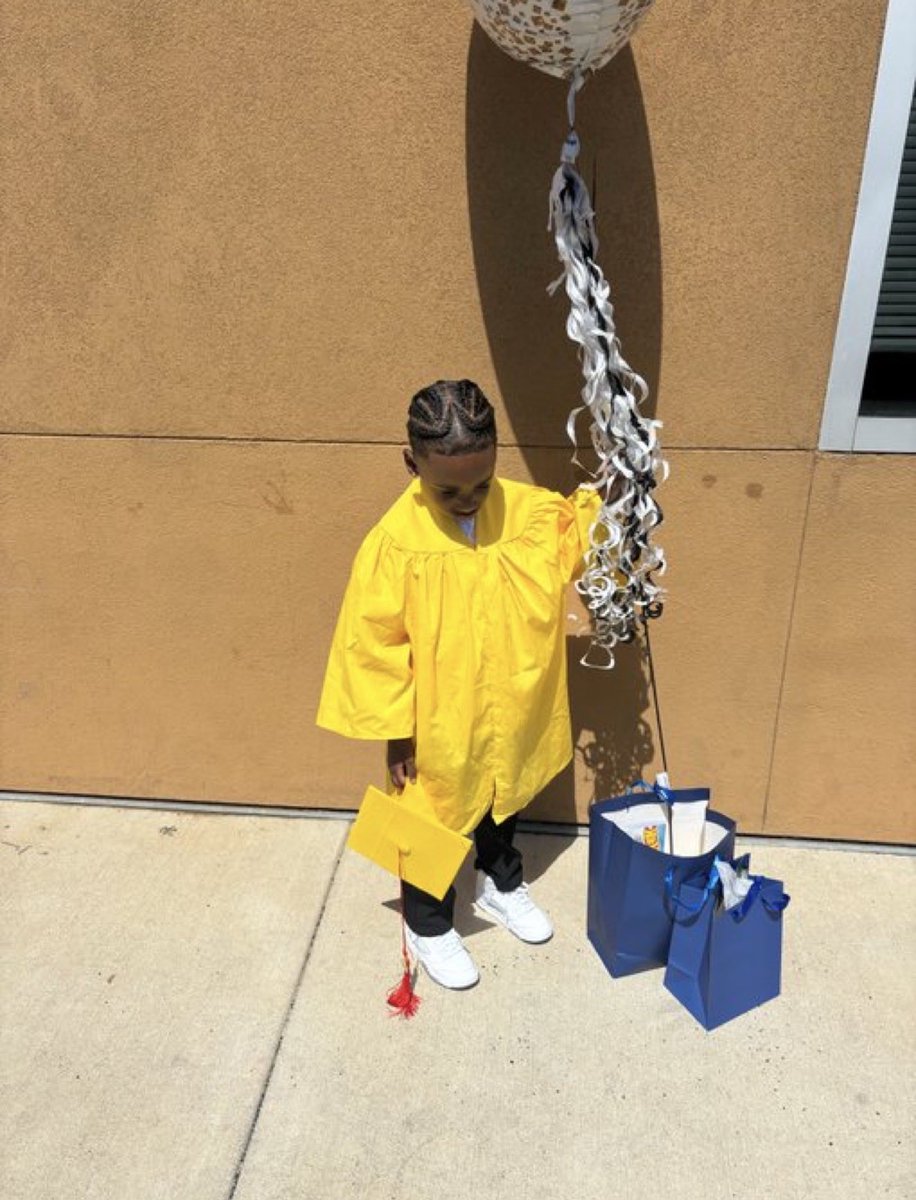 707SRTDB's tweet photo. MY BABY BOY GRADUATED TODAY CONGRATULATIONS KARTER 🌎💕 #PROUDDAD https://t.co/tQcN2iEyv4
