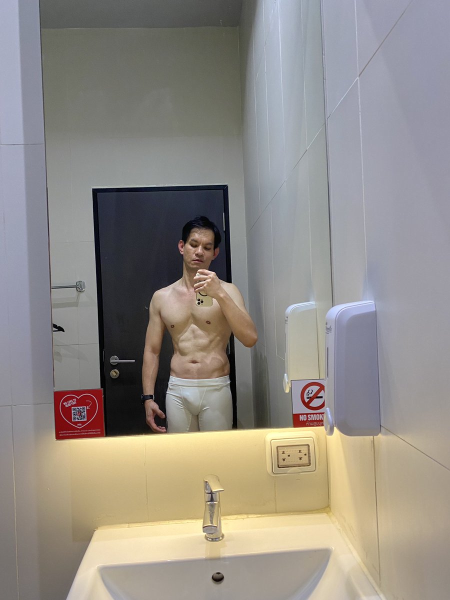 dinkakoo1's tweet photo. ห้องน้ำมีไว้ถ่าวนูป https://t.co/QvCQUPQo6v