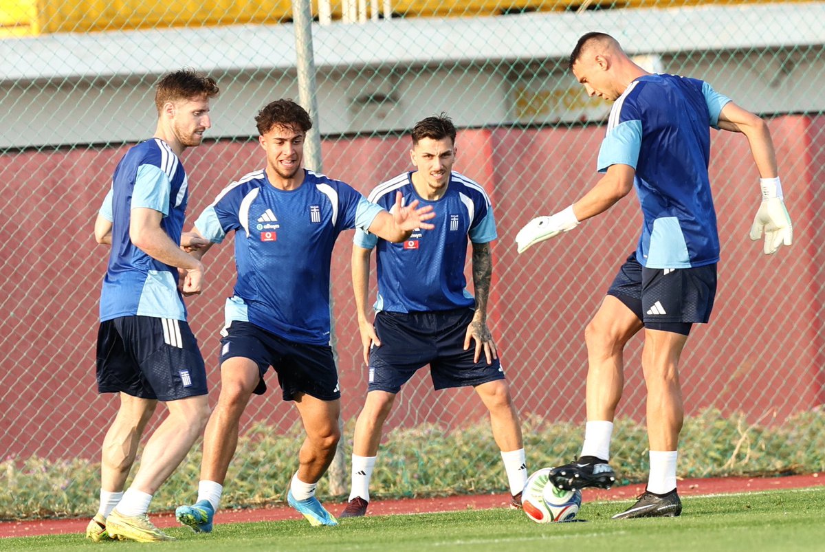 EthnikiOmada's tweet photo. ✌️Τέλος πρώτης προπόνησης 
#firsttraining https://t.co/AaYWm8miWr
