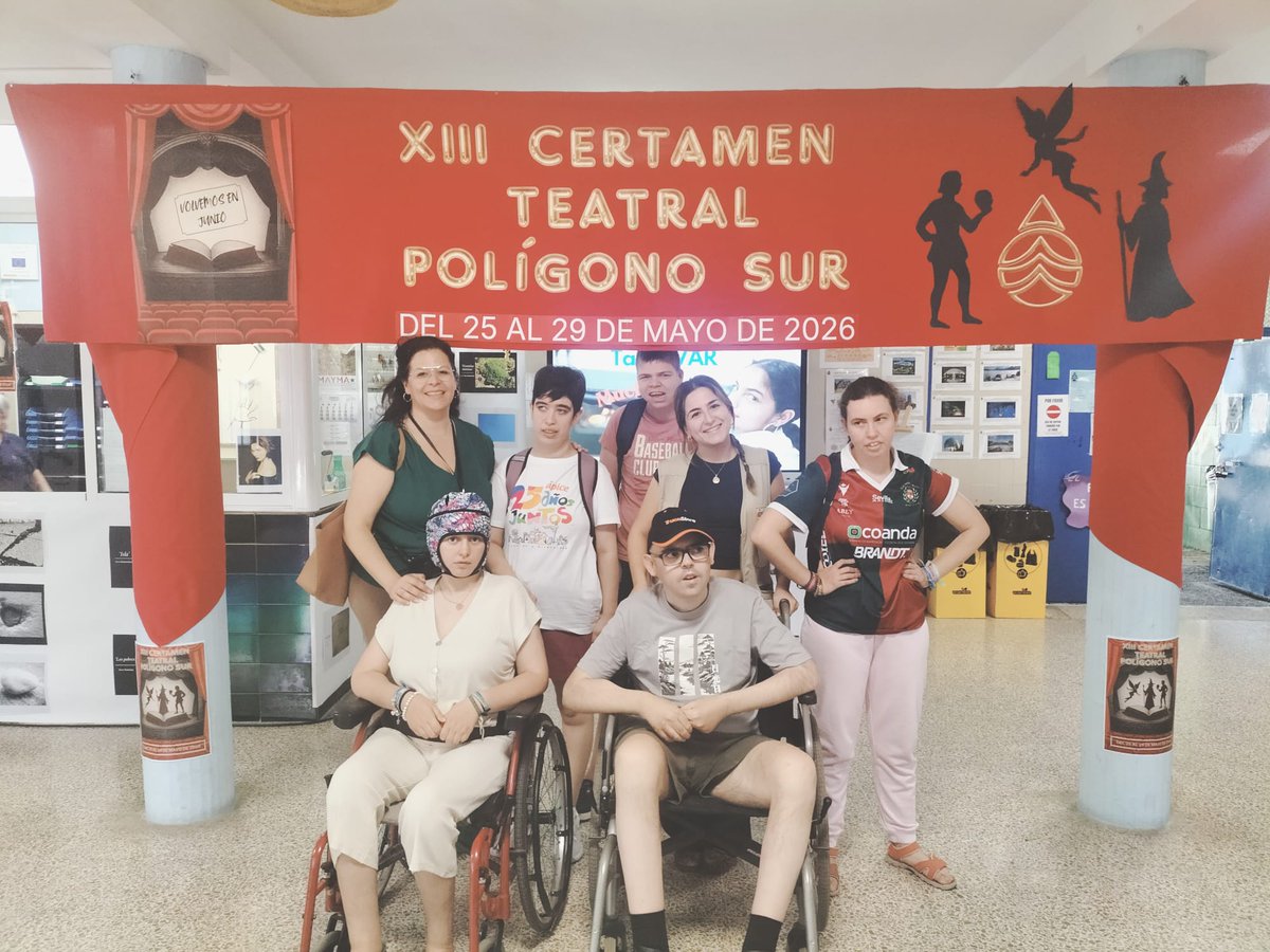 ies_jrmurube's tweet photo. Visita al Certamen Teatral de @ApiceEpilepsia . Gracias por acompañarnos https://t.co/l6jlQj8lZp