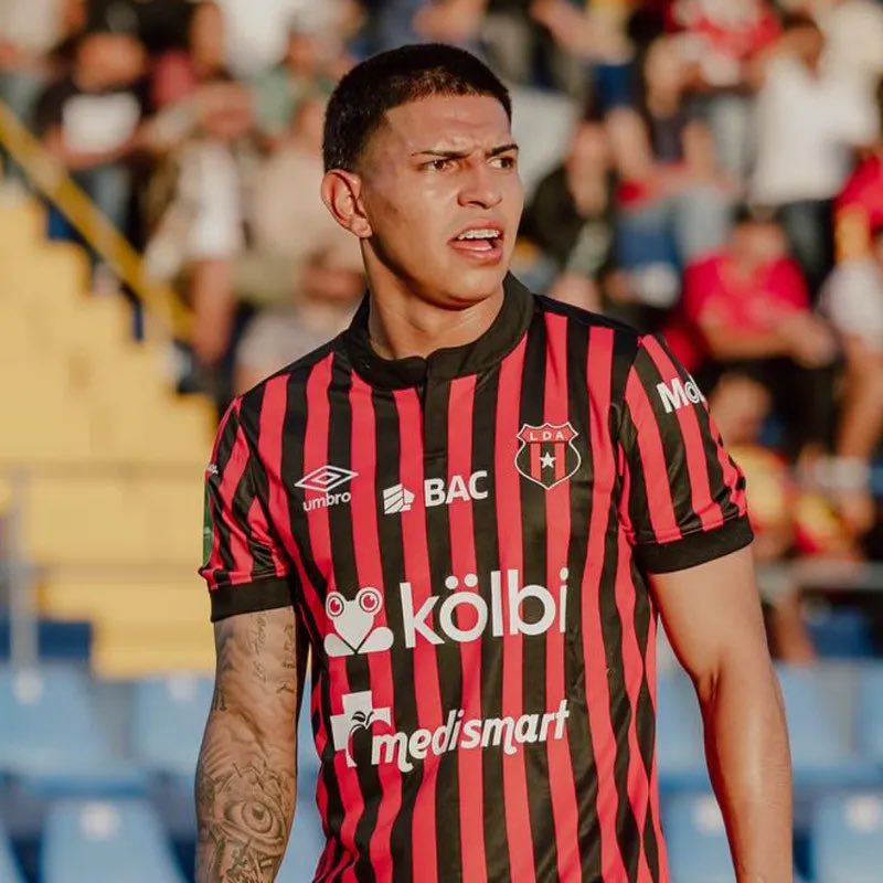 LDA_sports's tweet photo. Amigos Olimpistas, veo que van a jugar contra Saprissa en Copa Centroamericana. Les tengo un trato justo. 
Hacemos un cambio taco a taco, Alejandro Bran por Jorge Álvarez. 
Les recomiendo buscar “Bran vs Saprissa” y luego hablamos. 

Mejor trato imposible. Ahí se las dejo. https://t.co/iYs4dC4Amh