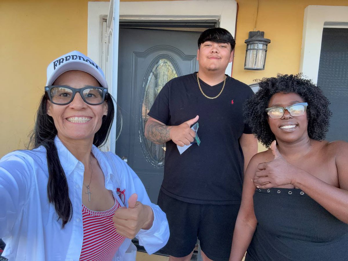 Jnet_margarita's tweet photo. My team is crushing the ground game in the West Valley non stop everyday! 

This is how we will win! At the doors! https://t.co/aE33RLo7SG