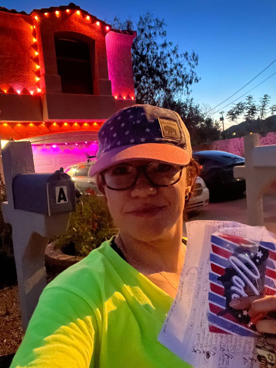 Jnet_margarita's tweet photo. My team is crushing the ground game in the West Valley non stop everyday! 

This is how we will win! At the doors! https://t.co/aE33RLo7SG