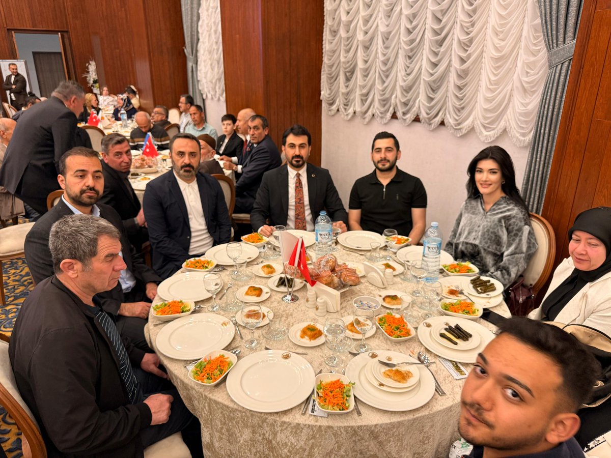 akcankaya's tweet photo. 📍 Başkent Millet Bahçesi

İl Başkanlığımız tarafından düzenlenen Geleneksel Teşkilat Bayramlaşma Programı’na İlçe Başkanımız Sn. @KaradumanBaran Gençlik Kolları Başkanımız @mduman_06 , Kadın Kollarımız, Yürütme ve Yönetim Kurulu Üyelerimiz ve teşkilatımız  katıldı.

İl Başkanımız Sn. @hakanhanozcan, Türk Devletleri ile İlişkilerden Sorumlu Genel Başkan Yardımcımız Sn. @zorlu77, Ankara Milletvekillerimiz Sn. @fuatoktay ve Sn. @orhanyegin başta olmak üzere; Belediye Başkanlarımız, İl Yönetim Kurulu Üyelerimiz, Kadın ve Gençlik Kollar��mız, İlçe Başkanlarımız, Mahalle Başkanlarımız ve kıymetli teşkilat mensuplarımızla bir araya gelerek bayram sevincini paylaştık.

Birlik, beraberlik ve kardeşliğimiz daim olsun. Nice bayramlara! 🇹🇷