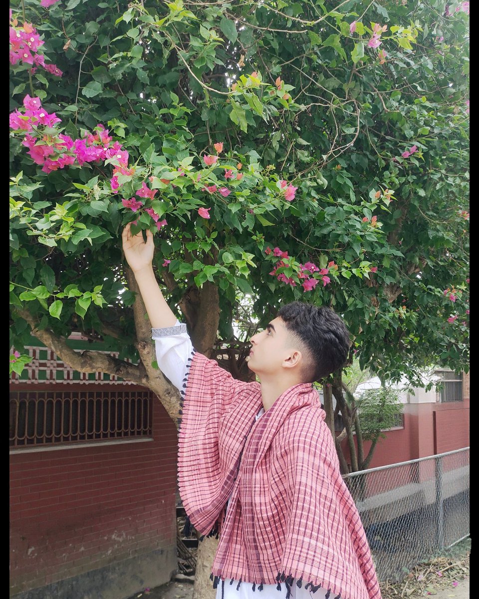 eclips_7x's tweet photo. *মানুষ মৃত্য মানুষের অভাব বুঝে কিন্তু জীবিত মানুষের আর্তনাদ বুঝে না..!!"😅❤️‍🩹* https://t.co/uh8iiz1Yjr
