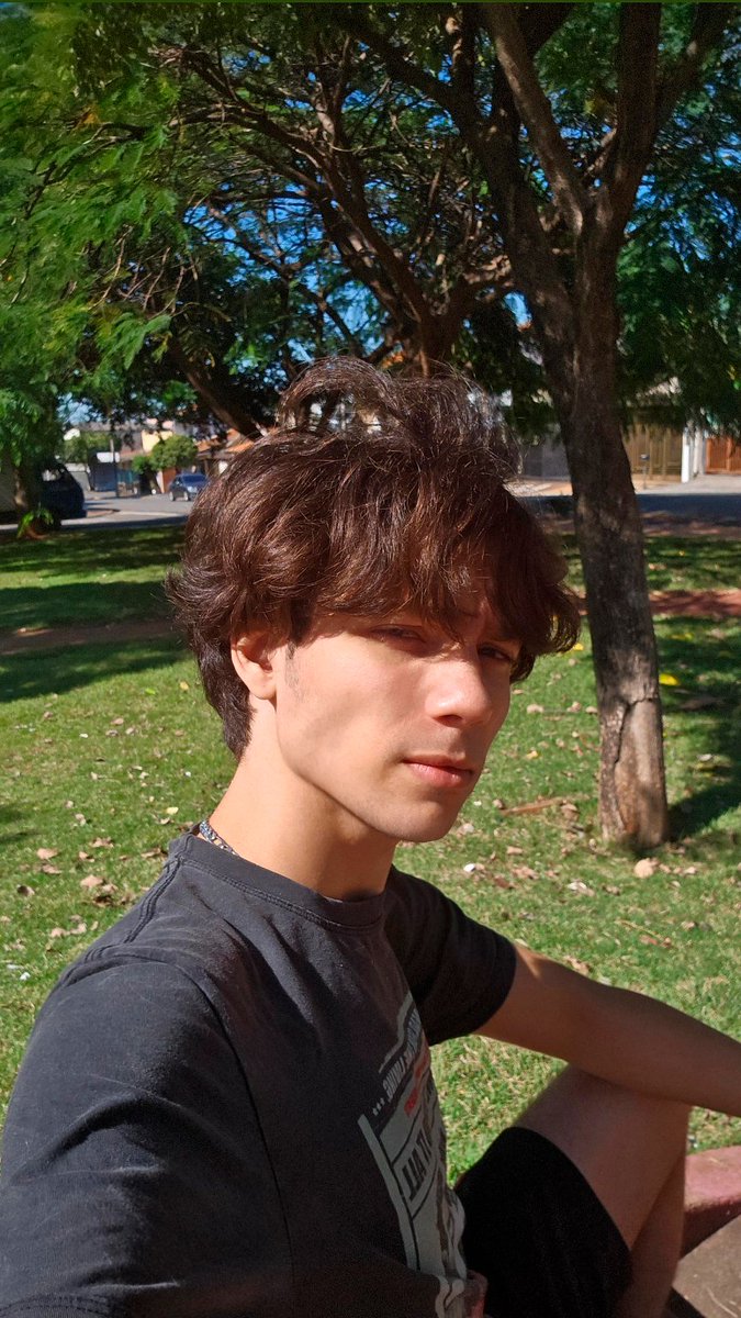 offlutt's tweet photo. eu na pracinha https://t.co/dRUn4FB5uE