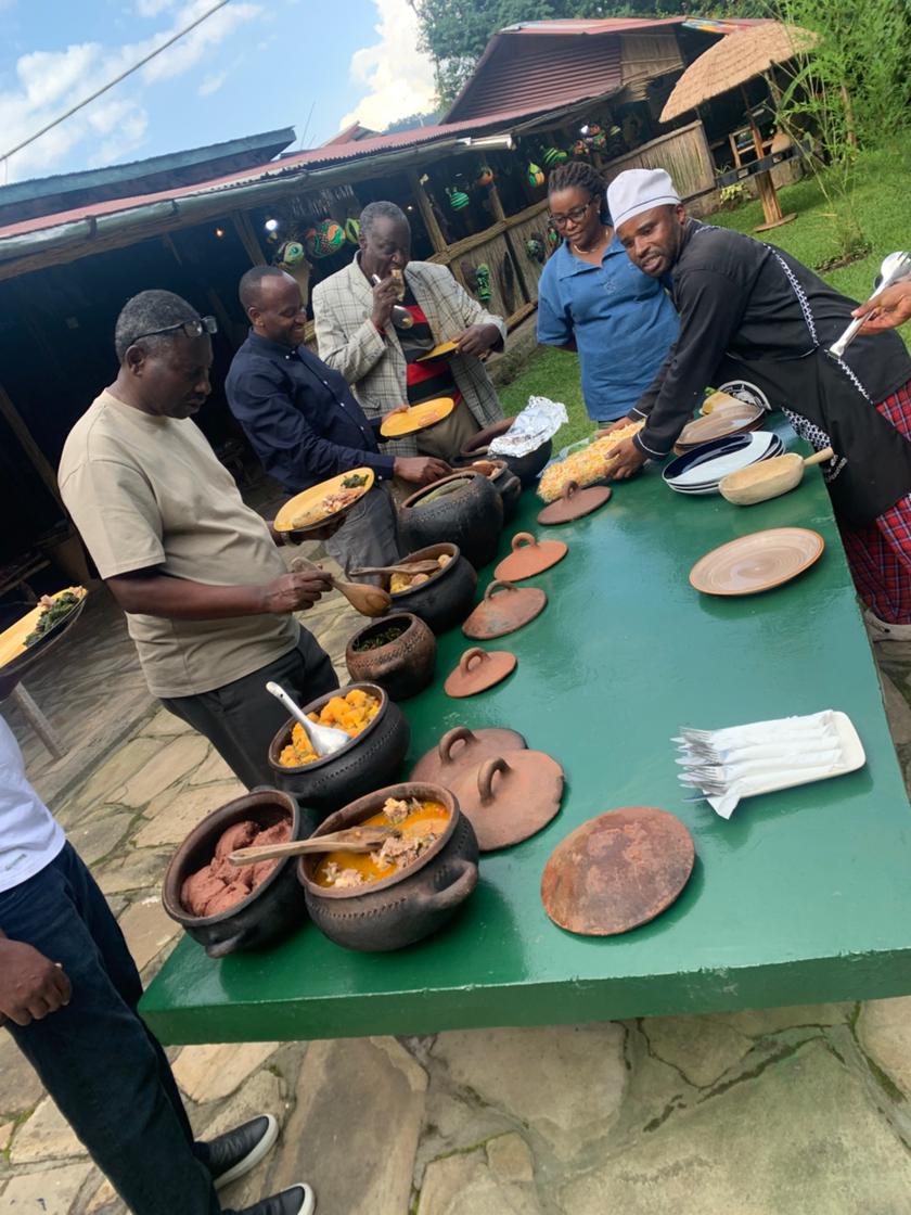 eaur_rw's tweet photo. Community Based Yourism #CBT fair organized by @RedRocksInitiative, @DrMbonimana Director of Research,  represented #EAUR. 

#EAUR will continue to promote research based, community tourism for sustainable tourism through our School of Leisure, Tourism &amp; Hotel Management. https://t.co/drvJK4l7y6