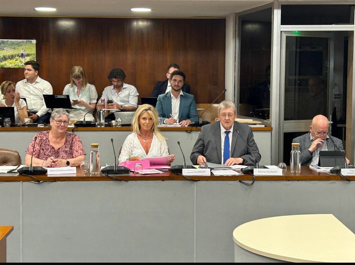 rn_hdf's tweet photo. Vos élus du Rassemblement national pour vous défendre en Commission permanente du Conseil régional Hauts-de-France

Marie-Christine DURIEZ, Sarah FLAMENT, @MichelGuiniot , Paul-Henry HANSEN-CATTA. https://t.co/Fuq9j3qcBf