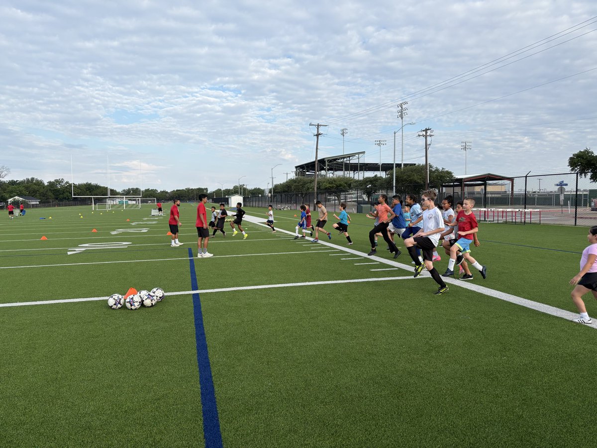 DHS_G_Soccer's tweet photo. Great turnout for our camp this week! #futurepanthers @PanthersSports https://t.co/ljxXEKGHjz