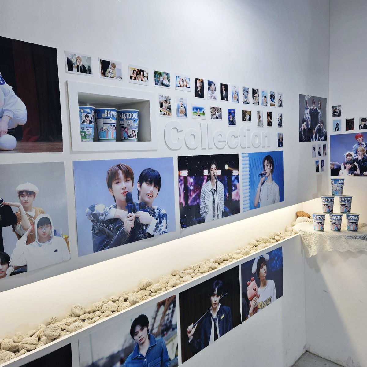 collectioncafe_'s tweet photo. -𝘉𝘖𝘠𝘕𝘌𝘟𝘛𝘋𝘖𝘖𝘙 
-3𝘳𝘥 𝘈𝘯𝘯𝘪𝘷𝘦𝘳𝘴𝘢𝘳𝘺 𝘊𝘢𝘧𝘦 𝘌𝘷𝘦𝘯𝘵

♥︎ ︎𝟱.𝟮𝟵-𝟱.𝟯𝟭

♡ 부산｜컬렉션 
11:00-19:00  

예쁜사진들과 엄청난 럭드 준비 돼있어요 ❤️ 

#LEVEL_3_COMPLETED

#BOYNEXTDOOR #보이넥스트도어 
#태산 #이한 #운학 #보넥도
#TAESAN #LEEHAN #WOONHAK https://t.co/lvTlYPbujw