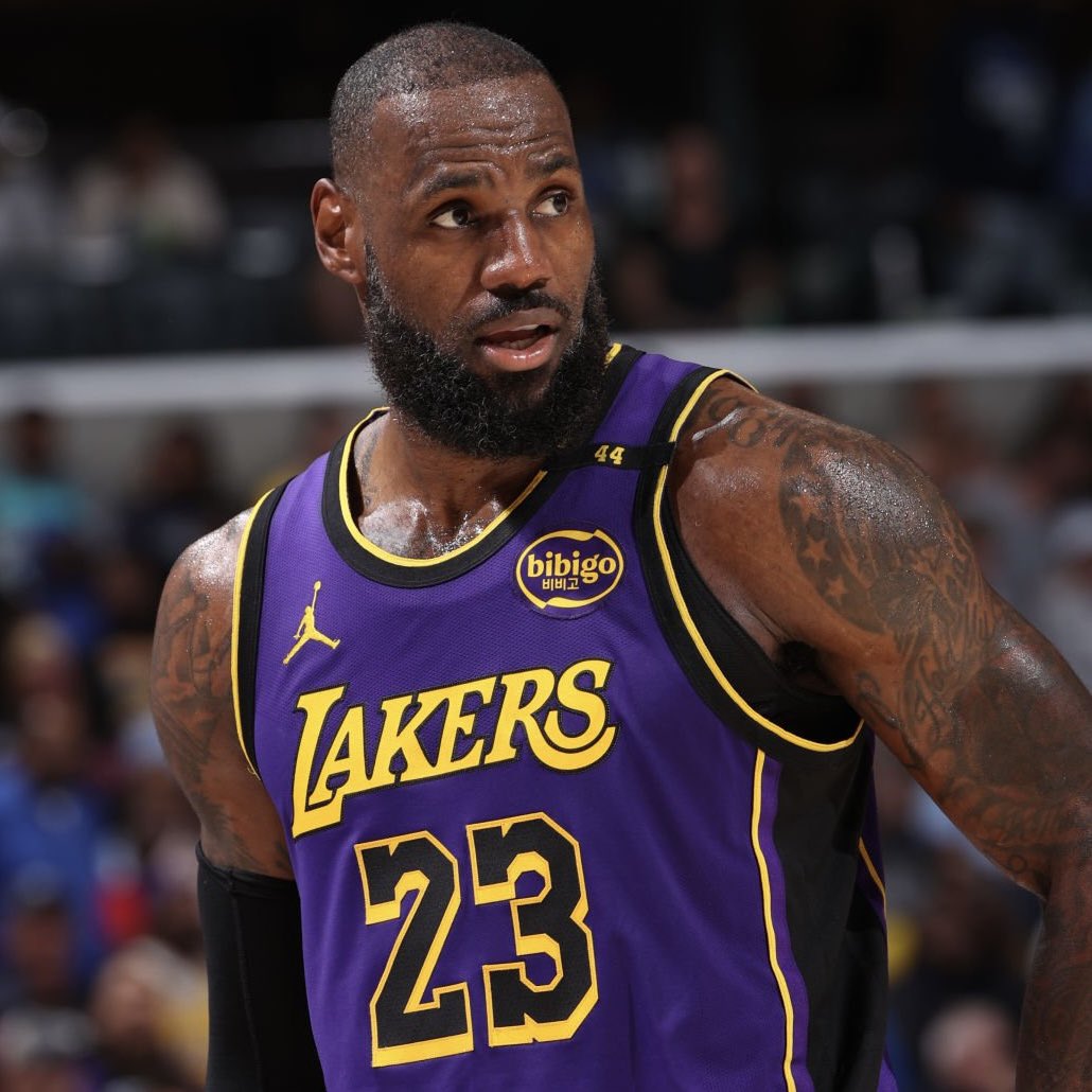 PolymarketHoops's tweet photo. REPORT: If the Cavaliers and Lakers were to finalize a LeBron James sign-and-trade, Jarrett Allen would undoubtedly be a part of the trade 👀

The Lakers are actively seeking a center upgrade this summer to complement Luka Doncic’s skills.

(via @BrettSiegelNBA) https://t.co/UWOSuQ9RLs