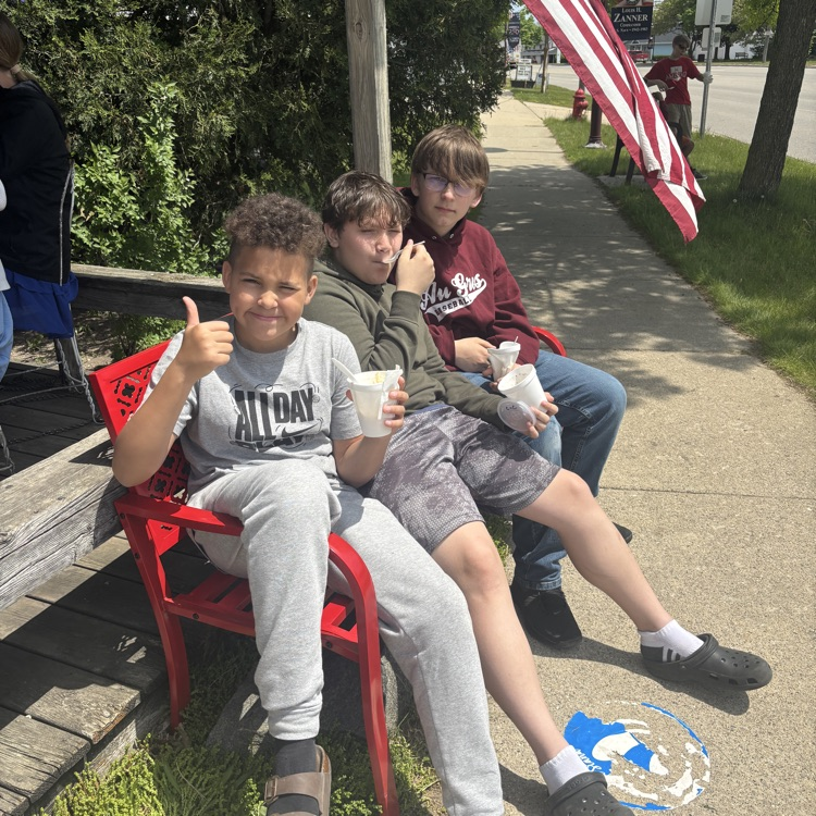 AGSschools's tweet photo. Amistad House got to enjoy ice cream at Zanner's for winning the marking period 3 competition. Yum! https://t.co/wpMuNbWEgs