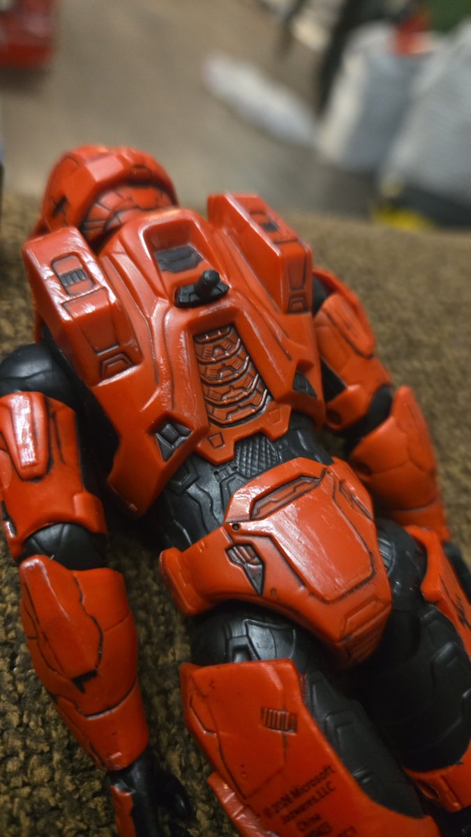 GoingOutQuiet's tweet photo. @HaloFanForLife @Halo @Jazwares @Unyshek @ske7ch @Marioucche @mistaferrari @KimbleSlice1 @MoodyPlays_ @TheHaloLoyal @SpartieX @RealLifeSpartan Just saw your review and wanted to let you know that the figures have hidden pegs built in. The back peg for example, is a little black piece that flips around exposing the peg. https://t.co/i6sxuB59py