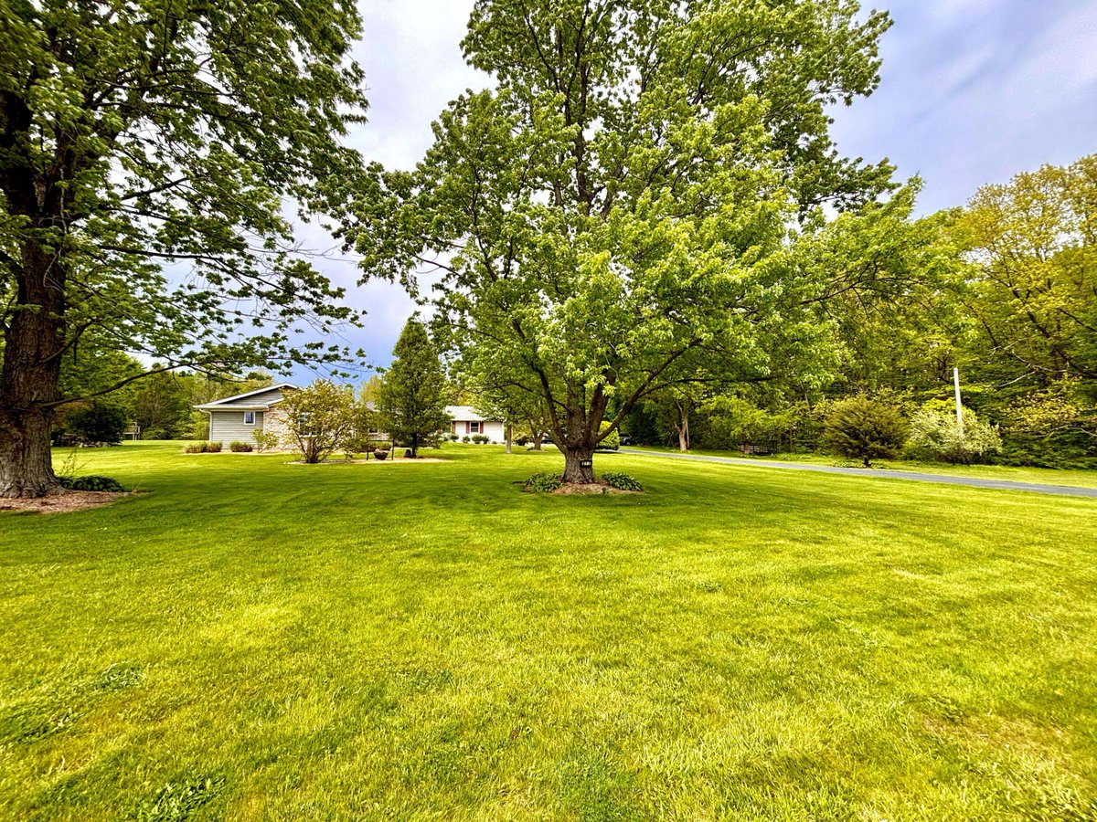 realest's tweet photo. 🌿 Price Reduced Alert! 🌿

Discover tranquil country living at its finest with this beautifully updated 4-bedroom, 3-bath home in Valparaiso, IN. Nestled on nearly six scenic acres, this charming property offers your own creek and pond, perfect for relaxation and outdoor enjoyment.

🏡 Features:
- ADA-compliant suite with private outdoor entrance
- Spacious living area and accessible amenities
- Quick access to Route 49 for convenient commuting

Now priced at $699,000, this is an opportunity you won't want to miss! Dive into your dream home today.

Explore more details: https://t.co/3FzwNmugsk

Feel free to reach out for more information or to schedule a visit!