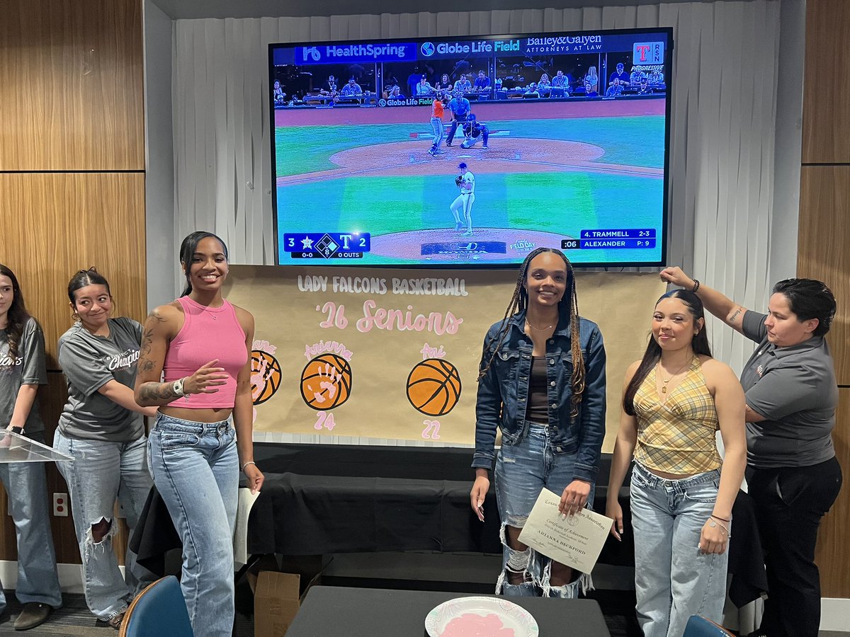 EastlakeGBB's tweet photo. Already missing our seniors… https://t.co/Um1mHUd585