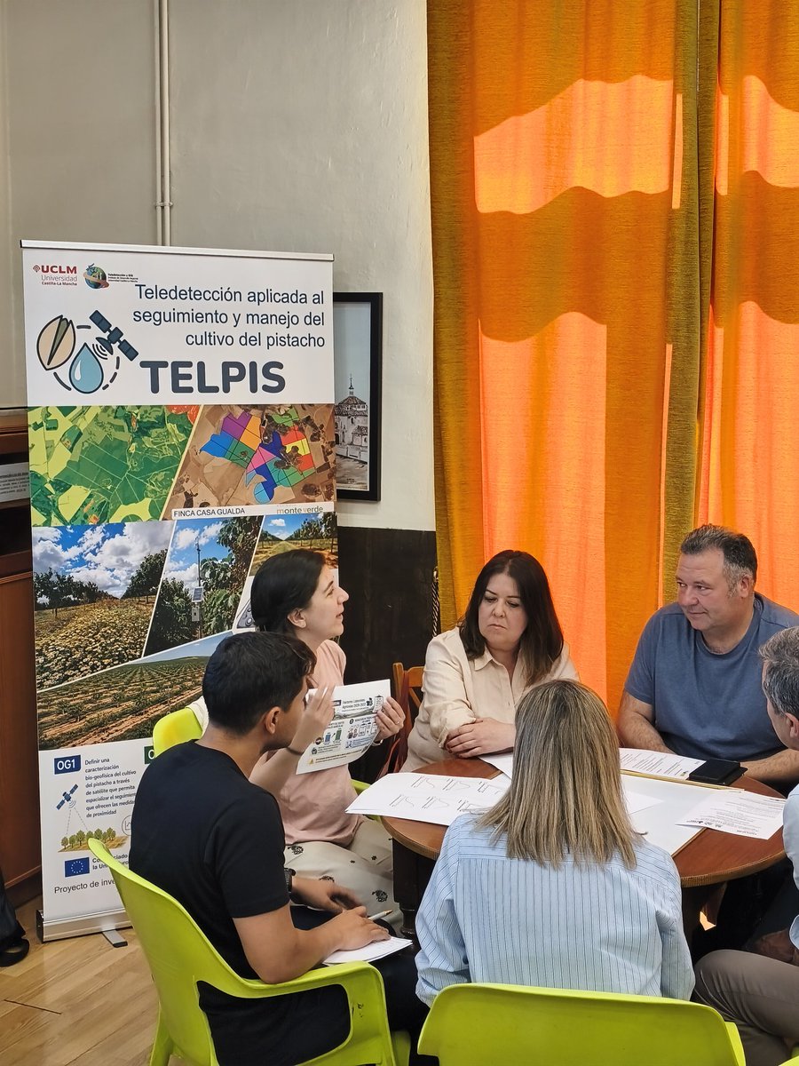 JMSanTomas's tweet photo. El viernes pasado disfrutamos, en Tarazona de la Mancha, de un Workshop en el Marco de ls proyectos  #EUNOMIA y #TELPIS. Cerca de 30 agricultores de la comunidad de regantes de #Soreta aportaron su valiosa visión de las problemáticas y retos a abordar 🛰️🧐🌳💧🪙. Muchas gracias! https://t.co/H30E9fXGql