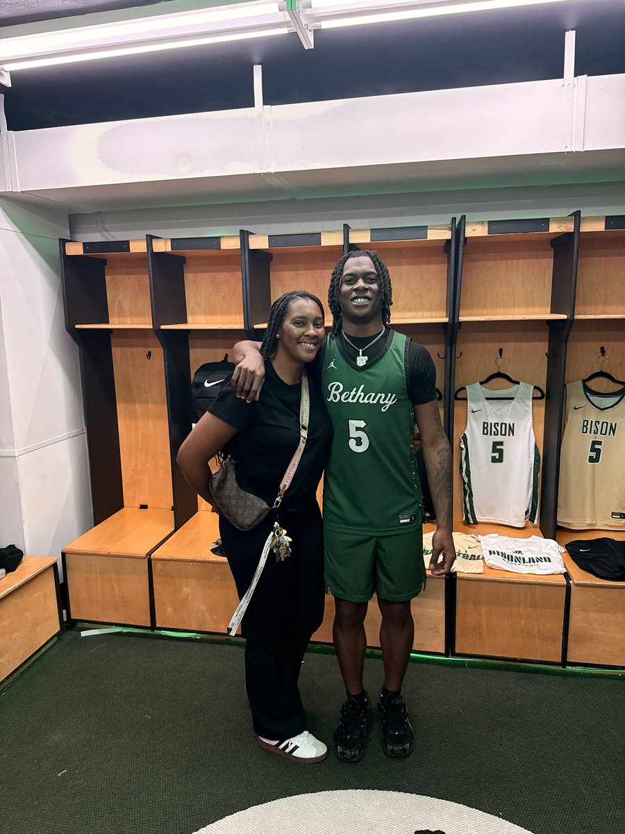 jadycee's tweet photo. Had an amazing time at Bethany College for my 2nd official visit!! Thanks @CoachKey12 @CoachBlake41 @coachperry_8 @BrianBshaw for a great time on campus💚🤍 https://t.co/p2SOYFk9W6