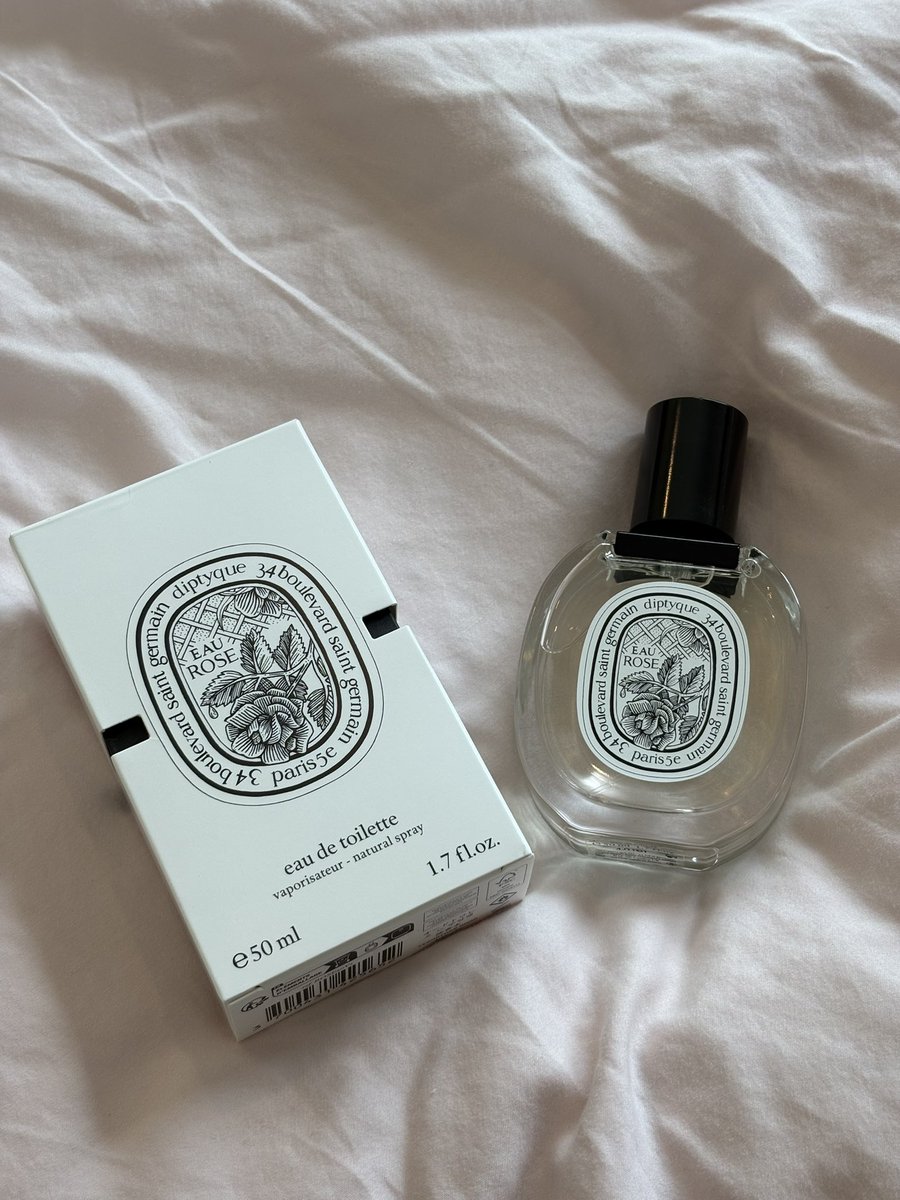 squid_bees's tweet photo. the search is over. the only scent that actually smells like lychee has been found. 
god bless america, and goodnight. https://t.co/xGFBgwn9XB