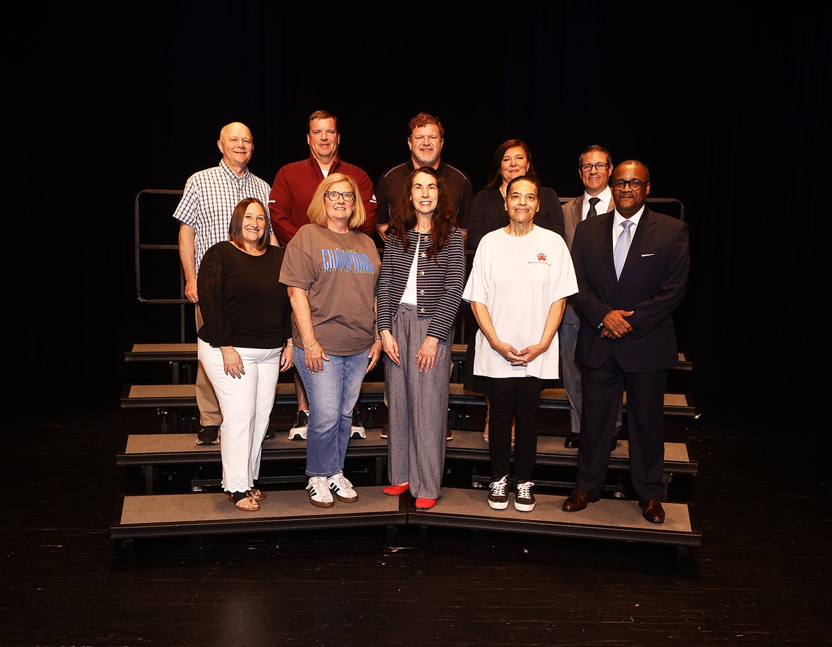 ltgoodnews's tweet photo. Congratulations to our employees who were recognized this morning for 30 years of service to the MSD of Lawrence Township! #LTpride https://t.co/X22uLacqCo