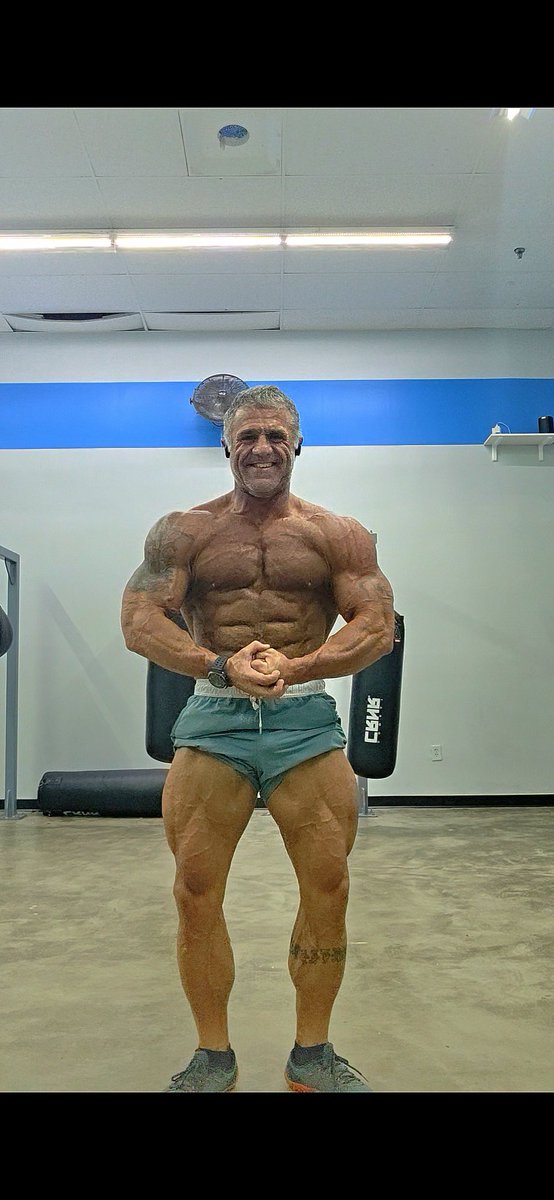 Ironhands57's tweet photo. 184lbs.  Digging the rest of the week, little flat but shoulders got a nice pump today.  Keep pushing.  48 days. https://t.co/yvb8P00kRV