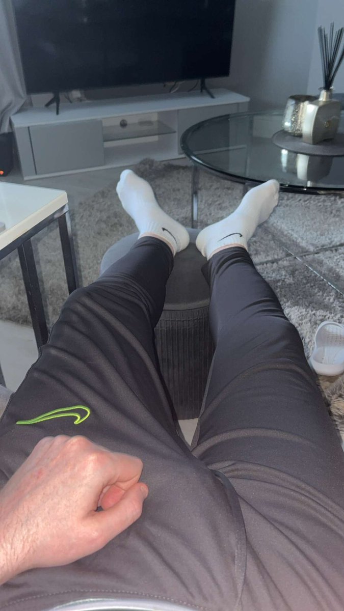MasterJakeUK's tweet photo. Who’s serving me tonight ? 😈🤑 https://t.co/XS0juAslSf