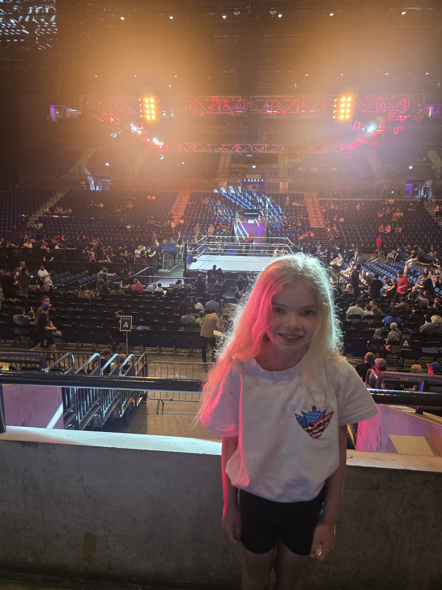 r0bb010's tweet photo. WWE ready #WWELiverpool https://t.co/JiWy1RwNq2