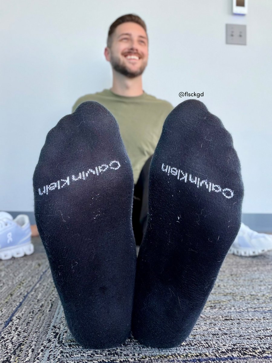 flsckgd's tweet photo. These black socks didn't get this sweaty for nothing 😏 https://t.co/c5i0zxN3Ef
