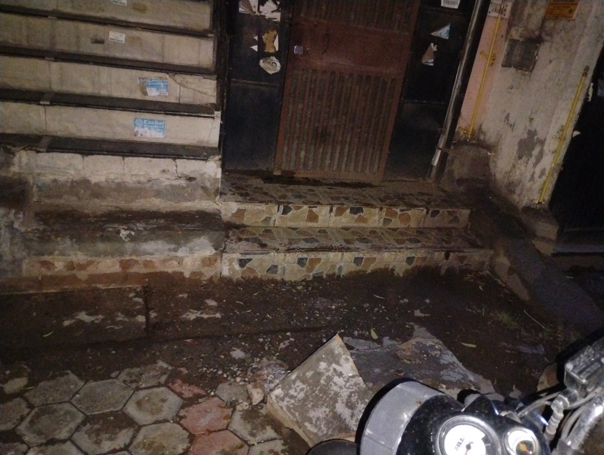 Ak_3216's tweet photo. Illegal dumping of malwa/debris outside H-15/3, , New Delhi-110017. When asked, neighbour said he was released from jail today. Request urgent cleaning and action. Photos attached.

@MCD_Delhi @LtGovDelhi @CPDelhi @DCPSouthDelhi @SwachhBharat @gupta_rekha

#MalviyaNagar https://t.co/rWhjO3xKE1