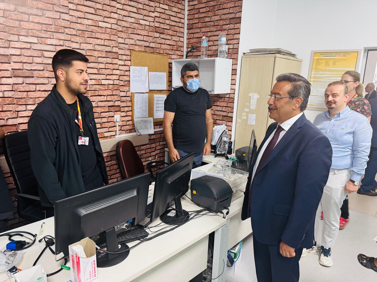 cumaliatilla23's tweet photo. Kurban Bayramı Münasebetiyle Burhaniye Devlet Hastanesini Ziyaret Ederek, Görevi Başındaki Sağlık Çalışanlarımız ile Tedavi Gören Hastaların ve Hasta Yakınlarının Bayramını Kutladık.

Özverili Çalışmalarından Dolayı Sağlık Çalışanlarımıza Teşekkür Ederim.

#Burhaniye https://t.co/t6YIqVn2KE