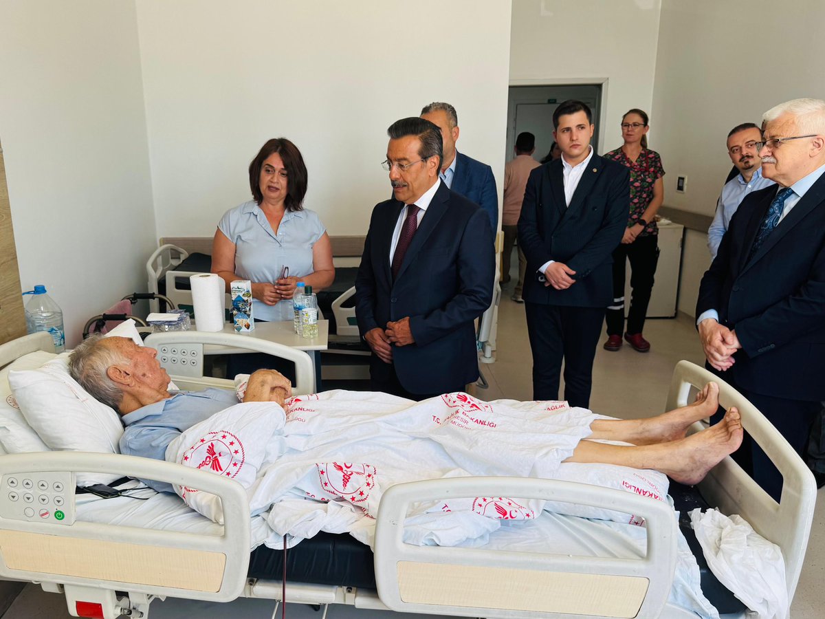 cumaliatilla23's tweet photo. Kurban Bayramı Münasebetiyle Burhaniye Devlet Hastanesini Ziyaret Ederek, Görevi Başındaki Sağlık Çalışanlarımız ile Tedavi Gören Hastaların ve Hasta Yakınlarının Bayramını Kutladık.

Özverili Çalışmalarından Dolayı Sağlık Çalışanlarımıza Teşekkür Ederim.

#Burhaniye https://t.co/t6YIqVn2KE