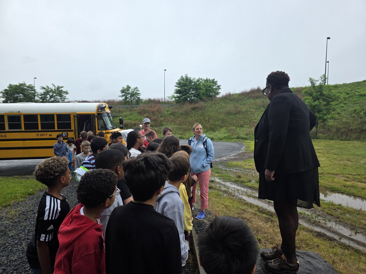 Ms_Swanson_DIS's tweet photo. We loved our field trip with @PastorMichelleT @LFC_VA @Discovery_elem #4thGrade #history #BlackHistory https://t.co/bKQevcLSQM