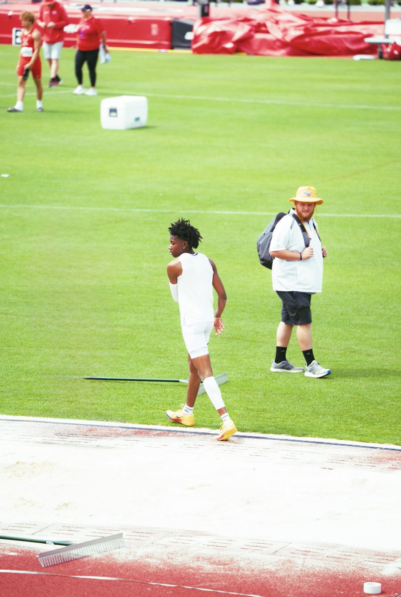 DwayneStowe's tweet photo. Vote for me(Dwayne Stowe) for GA Breakthrough Athlete of the year! 

https://t.co/DVqu7jXwNo
#milesplit #trackandfield https://t.co/jQjvWWuSd0