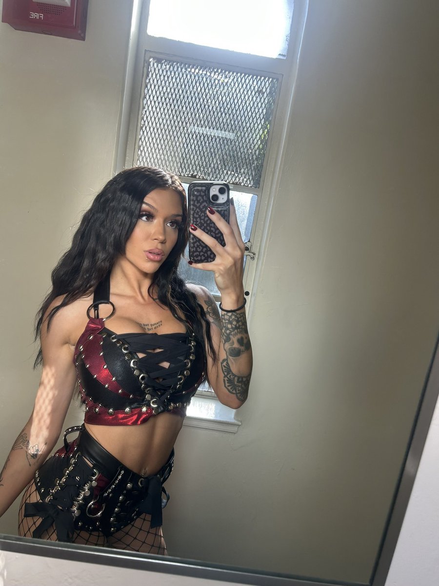 ElaynaBlack's tweet photo. See you tonight on #TNAiMPACT 💋 @ThisIsTNA @AMC_TV https://t.co/nGlWJFP7kN