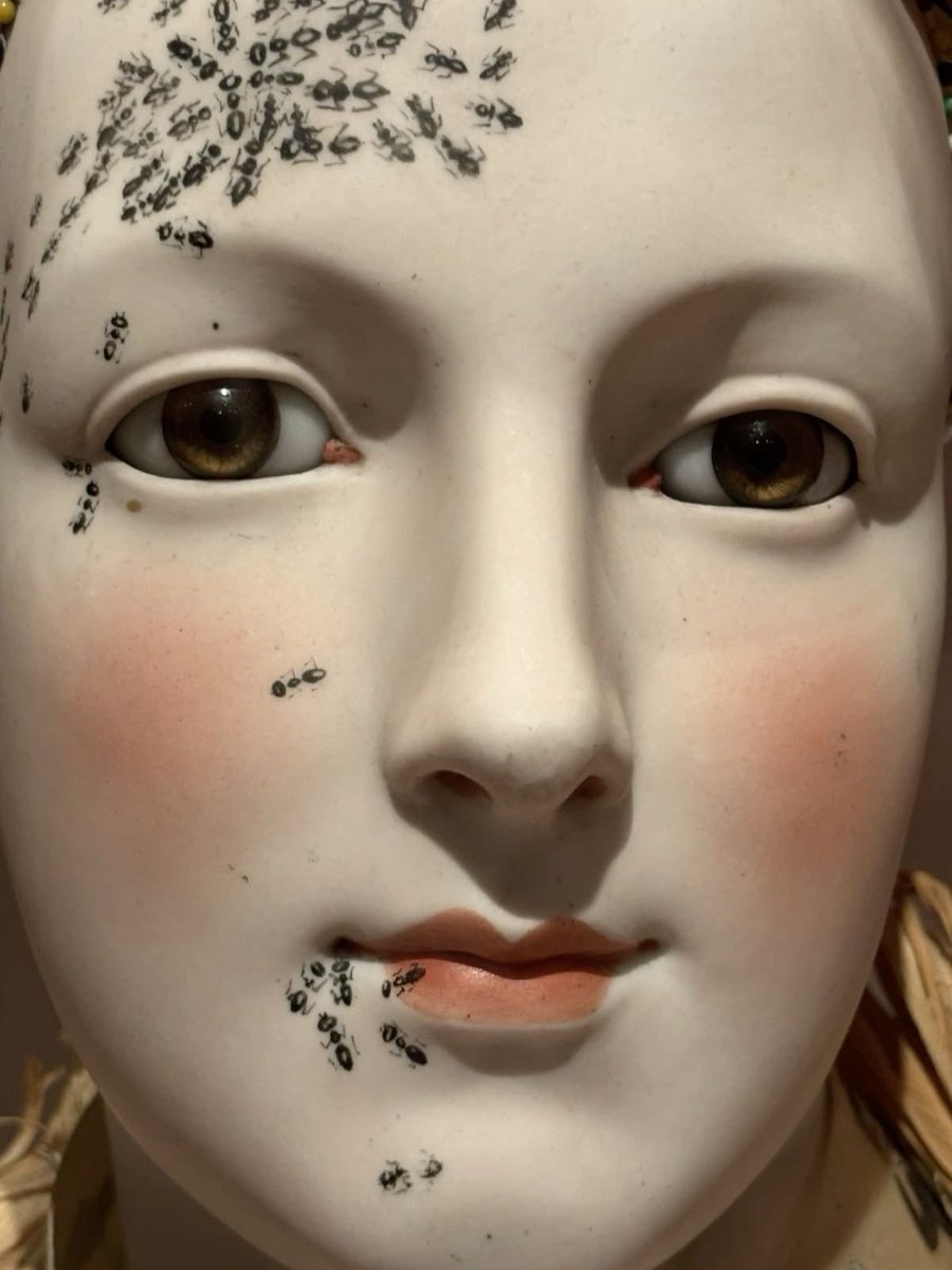 pmamtraveller's tweet photo. Details from this Salvador Dali sculpture https://t.co/PZ4s7f5b2A