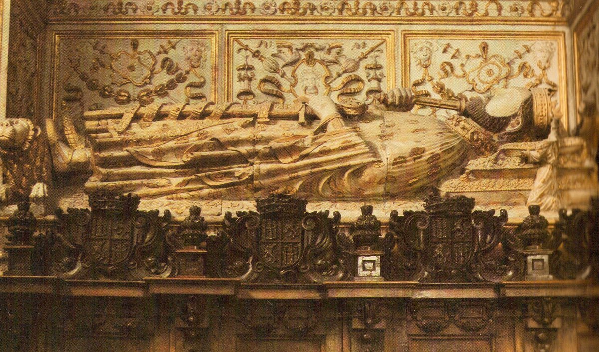 RMedievo's tweet photo. Sepulcro de Enrique II de Castilla en la catedral de Toledo. https://t.co/MOzx8oaK83