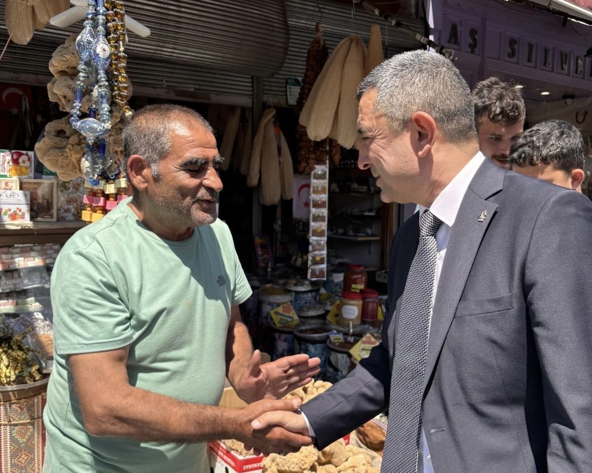 OkayBilgin's tweet photo. Bayramın birlik, beraberlik ve dayanışma ruhunu; hastalarımız, hasta yakınlarımız ve kıymetli vatandaşlarımızla paylaşarak bayramlarını kutladık. https://t.co/NLIHTkZceM