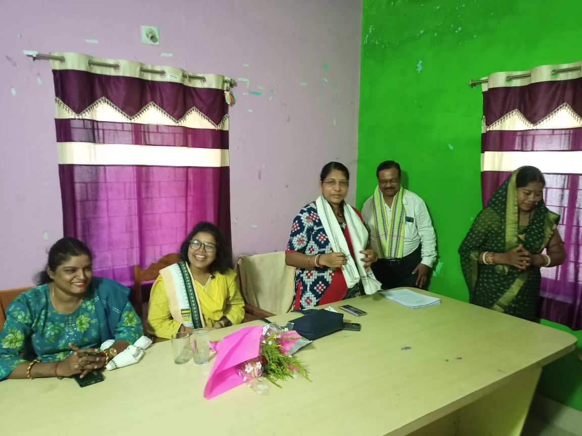 kantapada's tweet photo. ରାଜ୍ୟ ଗ୍ରାମ୍ୟ ଉନ୍ନୟନ ଓ ପଞ୍ଚାୟତିରାଜ ପ୍ରତିଷ୍ଠାନ  ଟିମ୍‌ଙ୍କର କଟକ ଜିଲ୍ଲା କଣ୍ଟାପଡା ବ୍ଲକର କଣ୍ଟାପଡା  ଗ୍ରାମପଞ୍ଚାୟତ ପରିଦର୍ଶନ  -ପଞ୍ଚାୟତ ଲର୍ଣ୍ଣିଂ ସେଣ୍ଟର (PLC) ର ଭୂମିକା ଏବଂ ଗ୍ରାମସଭାରେ ହେଉଥିବା "ସ୍ୱଳ୍ପ ଉପସ୍ଥାନ" କୁ ନେଇ ସର୍ଭେ ତଥା ଅଧ୍ୟୟନ  । @sird_pr_odisha @ZP_Cuttack @CuttackDM @PRDeptOdisha https://t.co/i36HFMzsOv