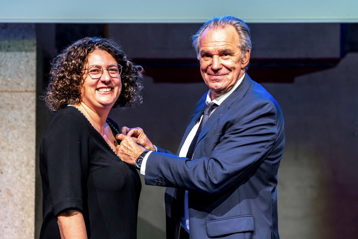 RenaudMuselier's tweet photo. La Région Sud avance grâce à ses agents !

Chaque jour, dans leurs missions respectives, nos agents sont les artisans de l'action publique régionale et de ses réussites.

Aujourd'hui, 148 agents de tous nos services, reçoivent une médaille d'honneur : félicitations 👏 https://t.co/58o8VlPcXD