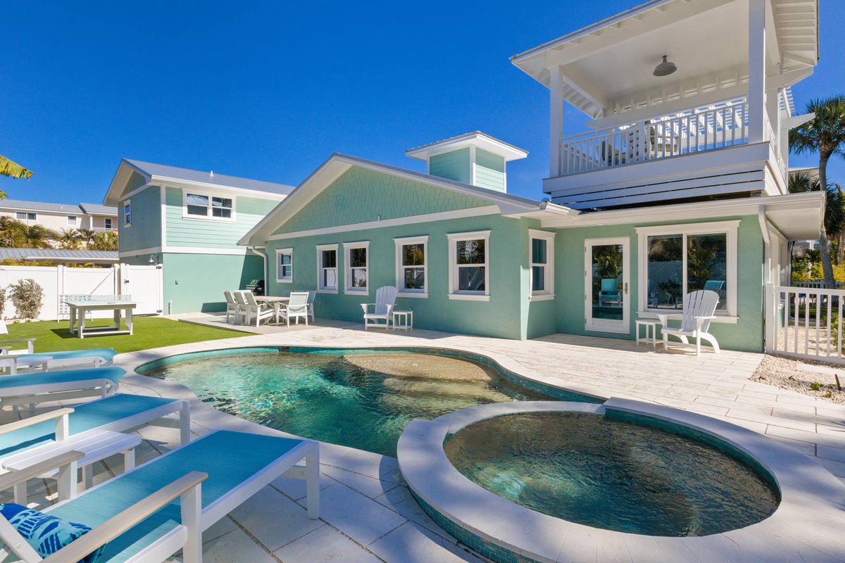 AnnaMariaLifeVR's tweet photo. Help us welcome A Perfect Day to the Anna Maria Life Vacation Rentals family!  https://t.co/liLNqwZCIf 4 Bd | 3.5 Ba | Gulf Front Home! | Private Heated Pool &amp; Spa | Roof Top Deck With Patio Dining |  Corn Hole, Ping Pong, Connect 4, &amp; Putt Putt Mini Golf!  #AnnaMariaIsland https://t.co/Q1uFXv5L2V