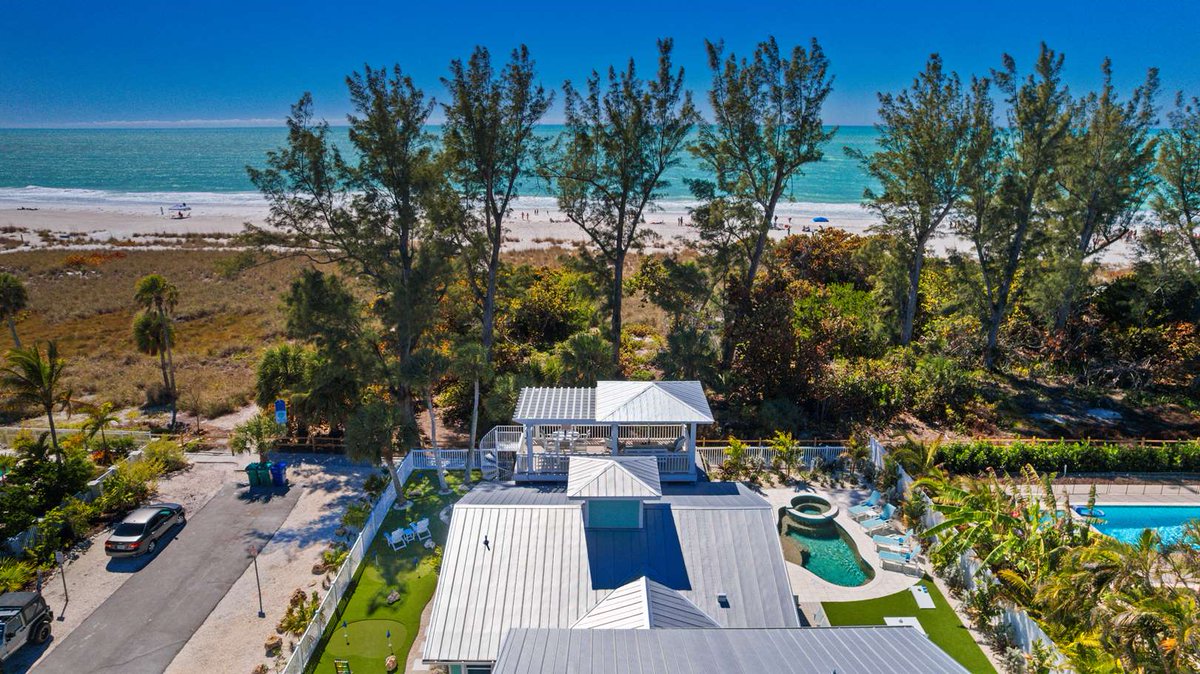 AnnaMariaLifeVR's tweet photo. Help us welcome A Perfect Day to the Anna Maria Life Vacation Rentals family!  https://t.co/liLNqwZCIf 4 Bd | 3.5 Ba | Gulf Front Home! | Private Heated Pool &amp; Spa | Roof Top Deck With Patio Dining |  Corn Hole, Ping Pong, Connect 4, &amp; Putt Putt Mini Golf!  #AnnaMariaIsland https://t.co/Q1uFXv5L2V
