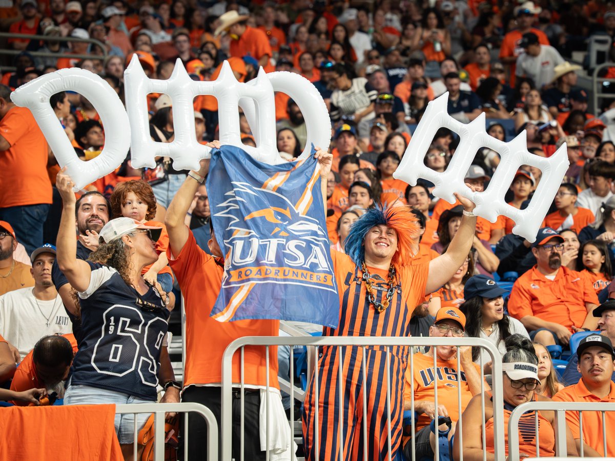 UTSA's tweet photo. The countdown is on. 100 days 'til we're back in the Dome! 🏈🤙

See the 2026 @UTSAFTBL schedule here: https://t.co/KOn7EX9ooR

@UTSAAthletics https://t.co/lsU9m9DfEW