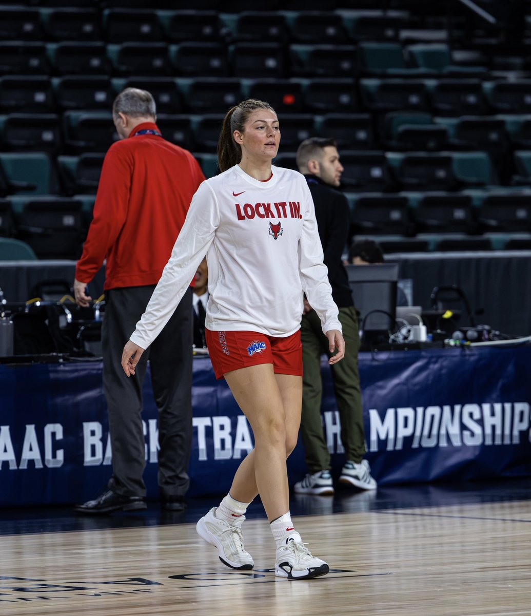MaristWBB's tweet photo. Happy birthday Kate, we hope you have the best day!! 🥳🎉🎊 https://t.co/X81VqodHSv